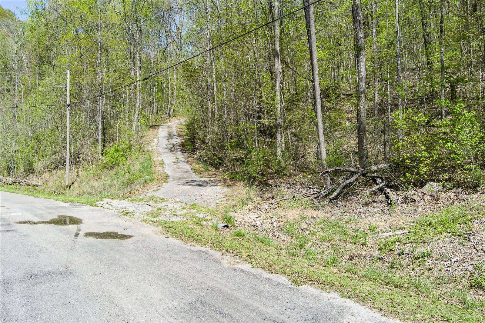 13.1 Acres of Land for Sale in Jamestown, Tennessee