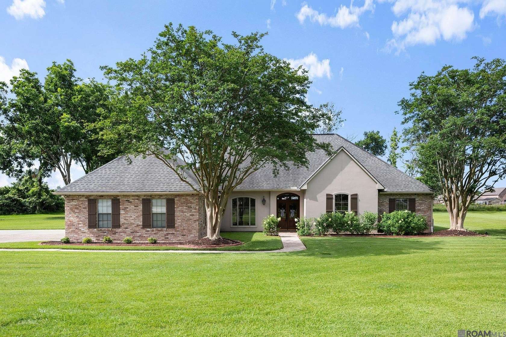 1.77 Acres of Residential Land with Home for Sale in Prairieville, Louisiana