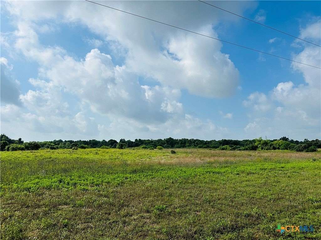 21 Acres of Land for Sale in Victoria, Texas