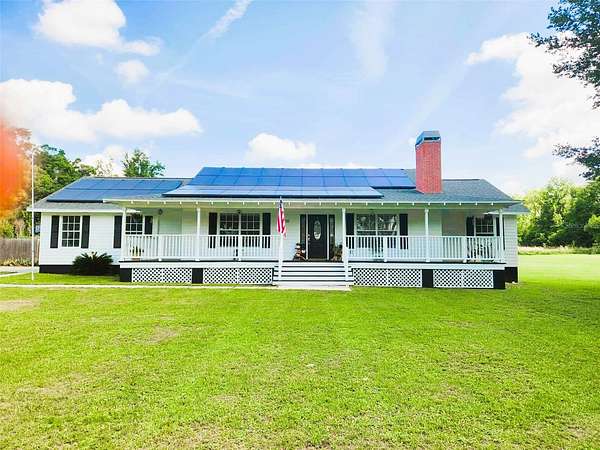 2.14 Acres of Residential Land with Home for Sale in Dade City, Florida