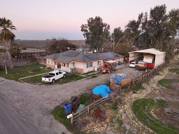 39 Acres of Land with Home for Sale in Riverdale, California