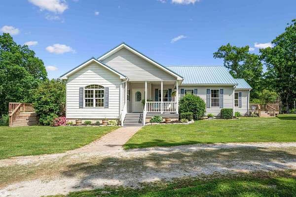 185 Acres of Land with Home for Sale in Keokuk, Iowa