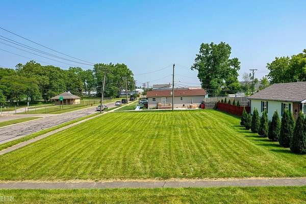 0.13 Acres of Residential Land for Sale in Roseville, Michigan