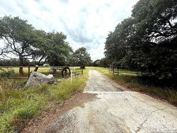 5.74 Acres of Improved Residential Land for Sale in Boerne, Texas
