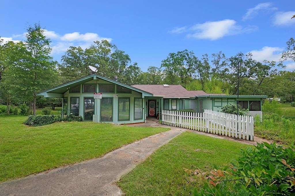 10 Acres of Land with Home for Sale in Pineland, Texas