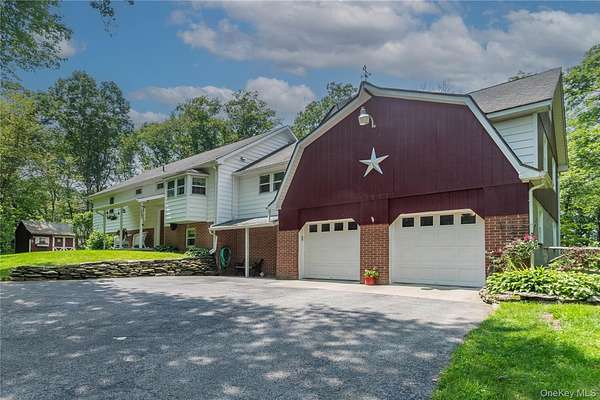 2.3 Acres of Residential Land with Home for Sale in Pleasant Valley, New York