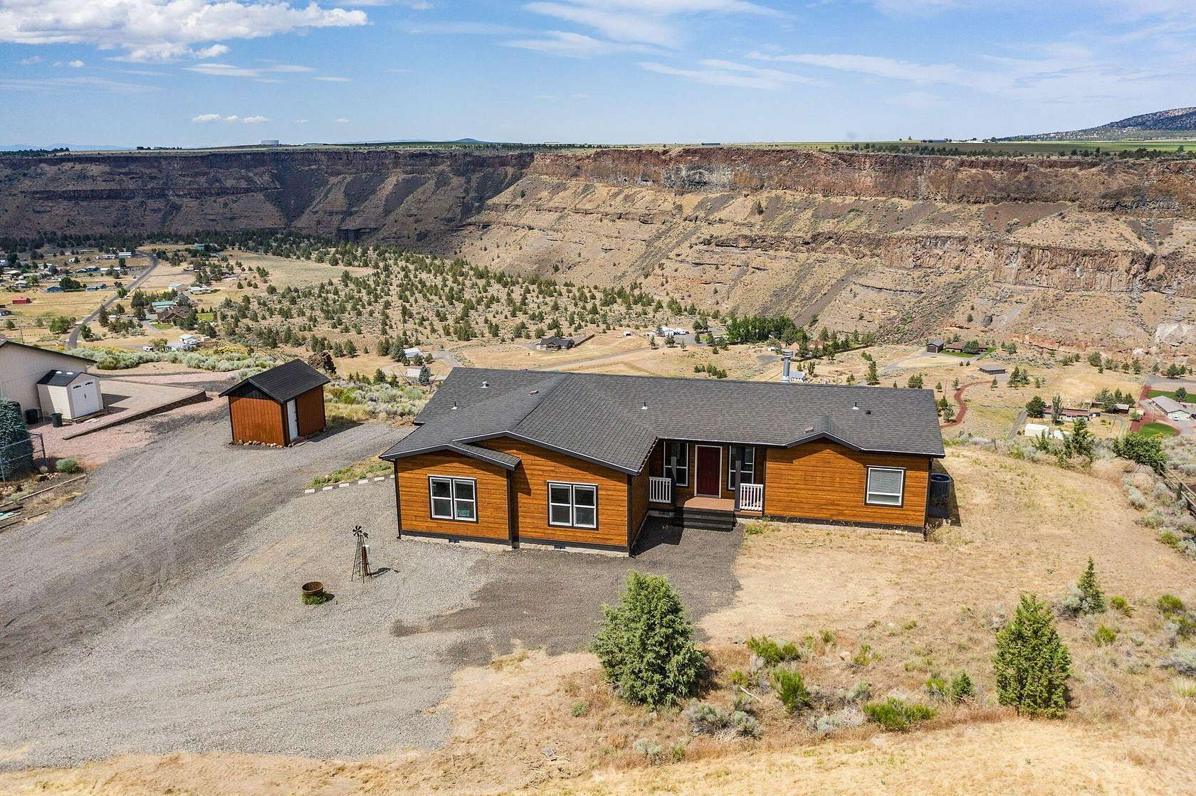 1.65 Acres of Residential Land with Home for Sale in Terrebonne, Oregon