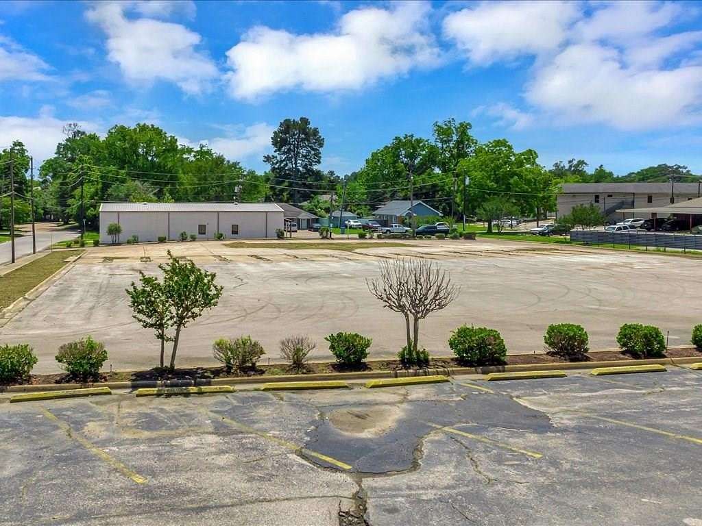 0.95 Acres of Commercial Land for Sale in Lufkin, Texas