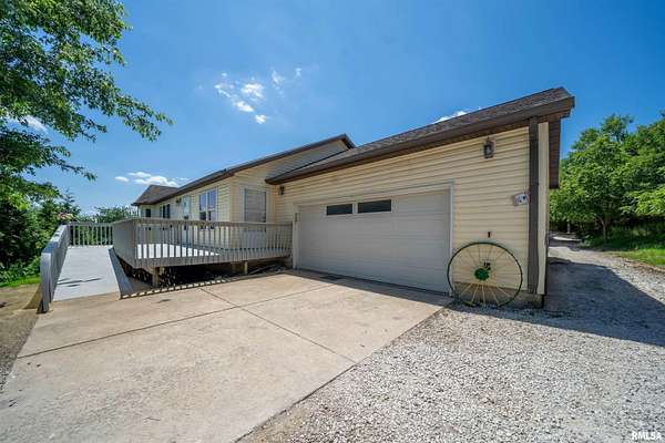 10.3 Acres of Land with Home for Sale in Chillicothe, Illinois