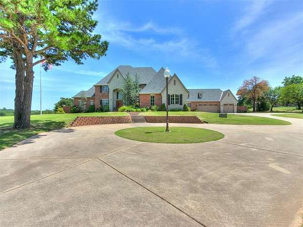 7.55 Acres of Residential Land with Home for Sale in Choctaw, Oklahoma