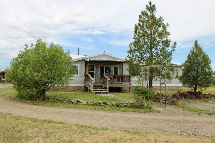 2.4 Acres of Residential Land with Home for Sale in Christmas Valley, Oregon