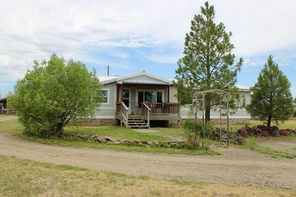 2.4 Acres of Residential Land with Home for Sale in Christmas Valley, Oregon