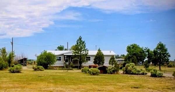 2.4 Acres of Residential Land with Home for Sale in Christmas Valley, Oregon