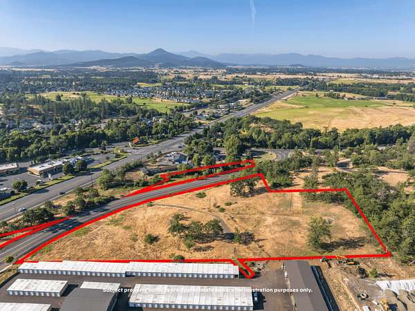 5.5 Acres of Commercial Land for Sale in Eagle Point, Oregon