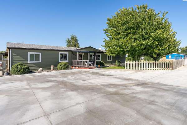 3 Acres of Residential Land with Home for Sale in Benton City, Washington