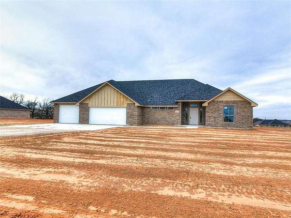 2.3 Acres of Residential Land with Home for Sale in Chandler, Oklahoma
