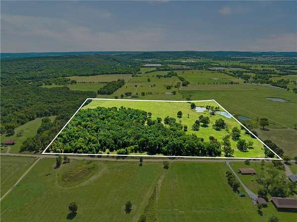 39.8 Acres of Agricultural Land for Sale in Siloam Springs, Arkansas