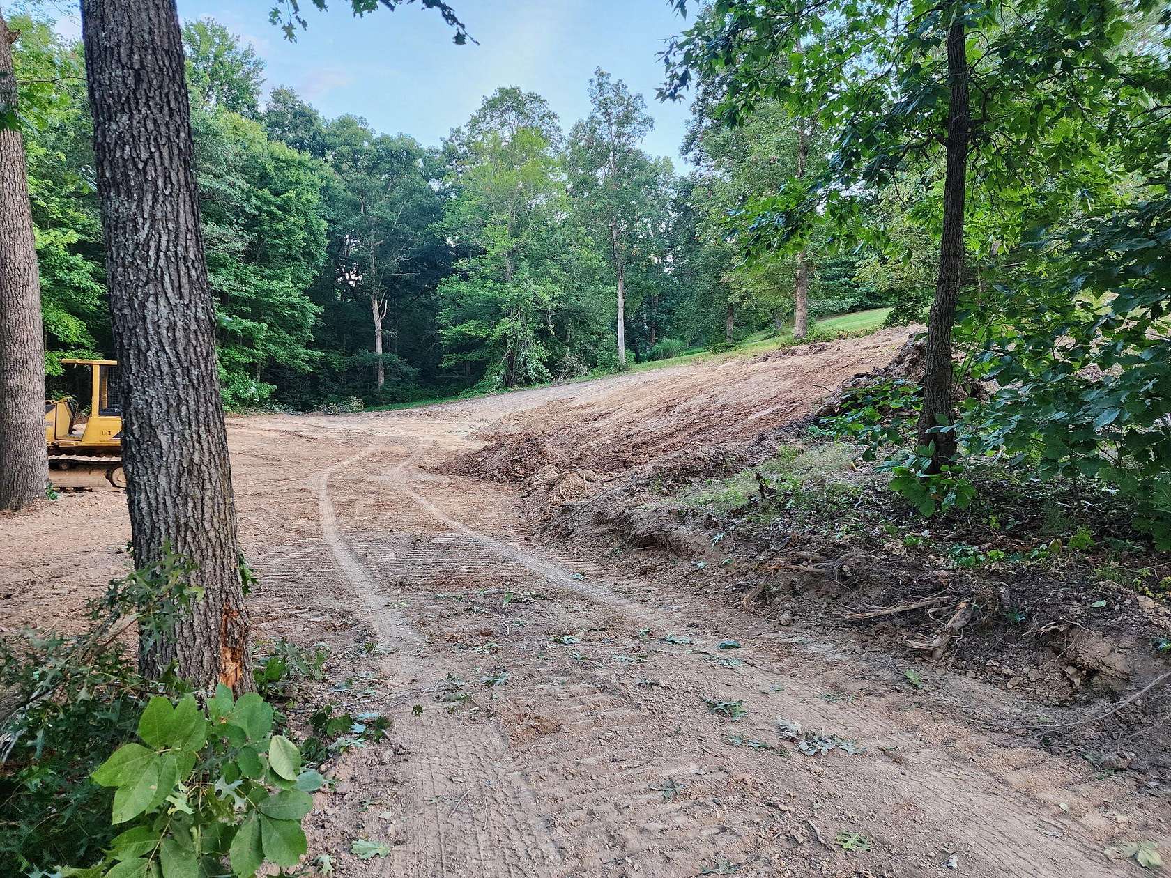 1 Acre of Residential Land for Sale in Berea, Kentucky