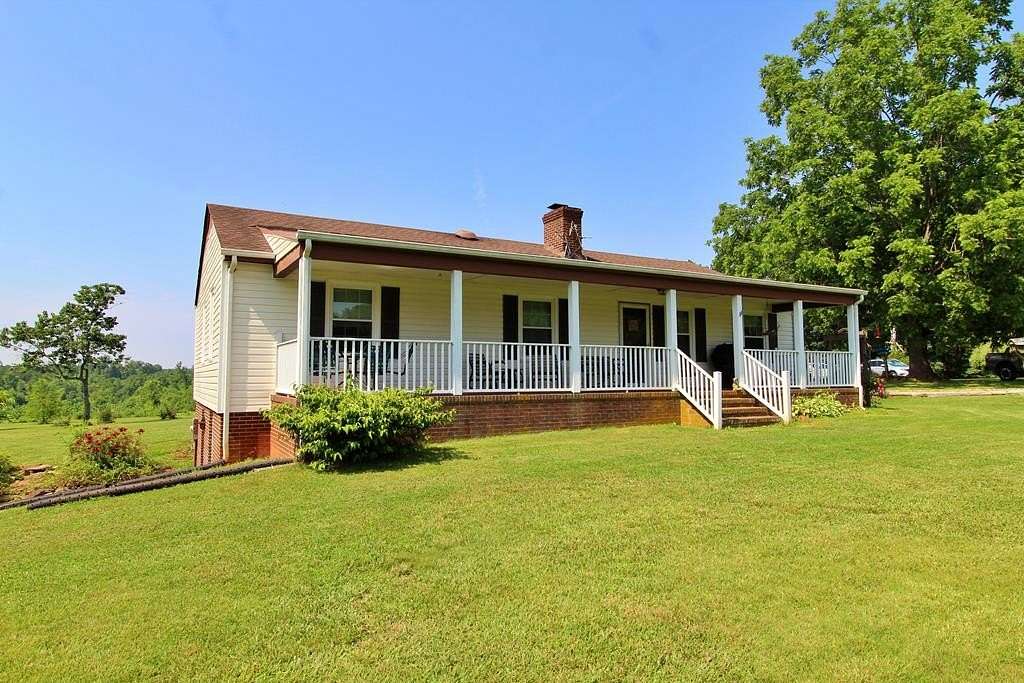 70.8 Acres of Land with Home for Sale in Appomattox, Virginia