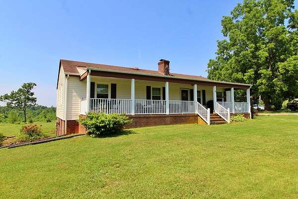 70.8 Acres of Land with Home for Sale in Appomattox, Virginia