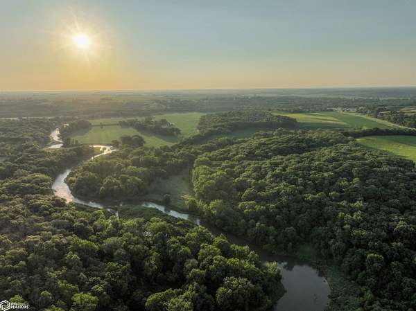 400 Acres of Land for Sale in Redfield, Iowa