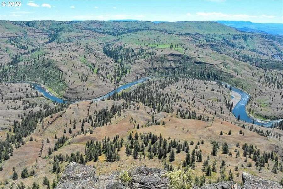 1,807 Acres of Recreational Land for Sale in Monument, Oregon