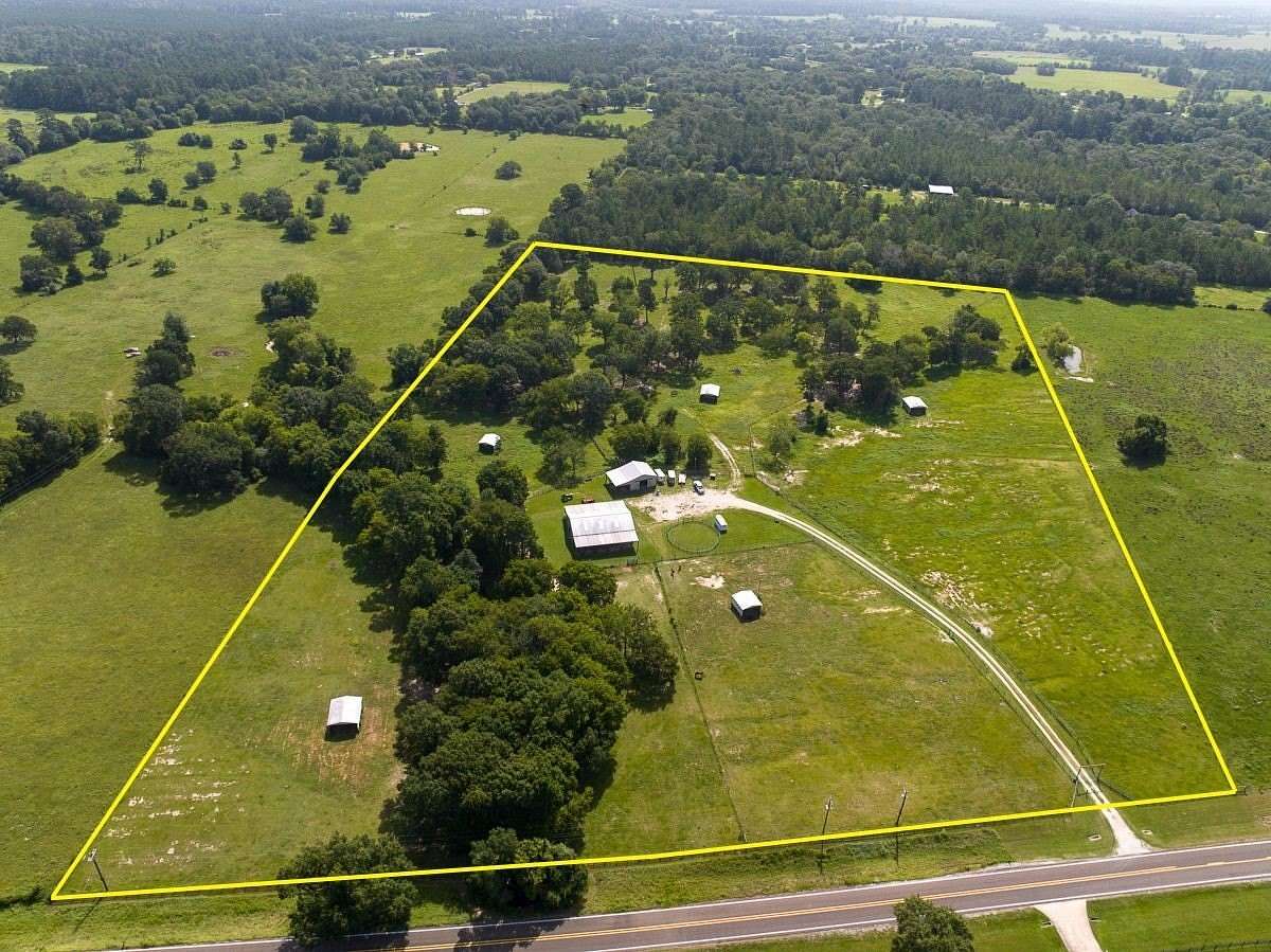 20 Acres of Improved Agricultural Land for Sale in Huntsville, Texas