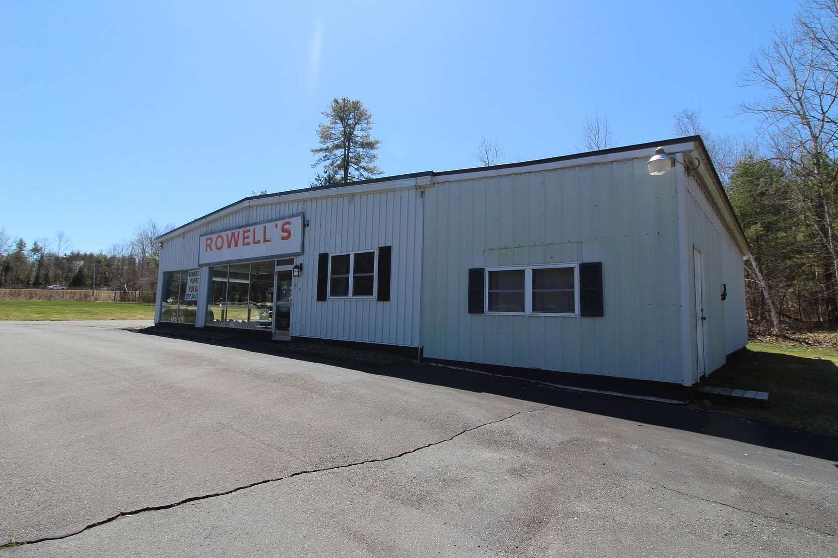 3.3 Acres of Improved Mixed-Use Land for Sale in Palmyra, Maine