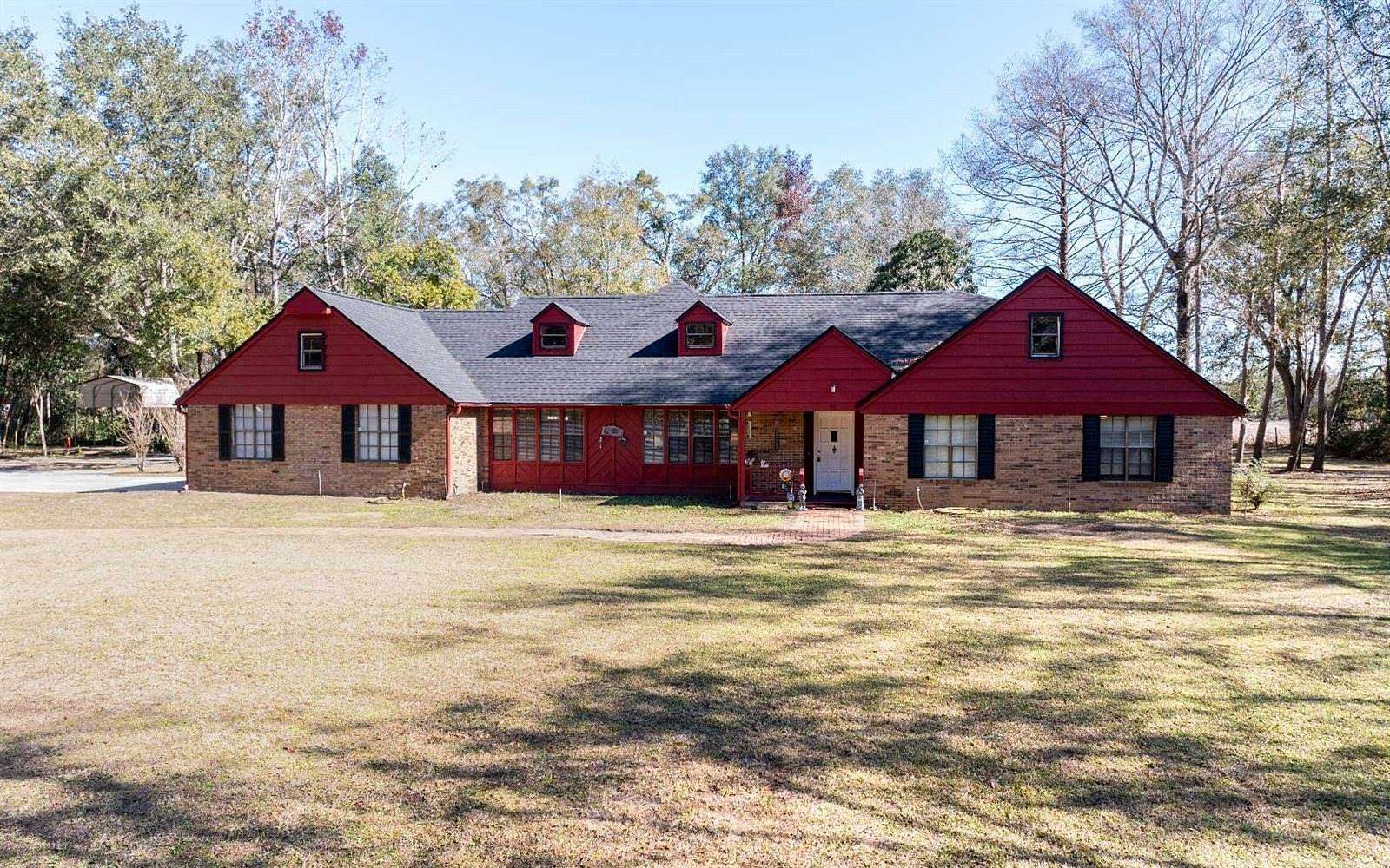 2 Acres of Residential Land with Home for Sale in Lake City, Florida