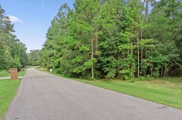 2 Acres of Residential Land for Sale in Tallahassee, Florida