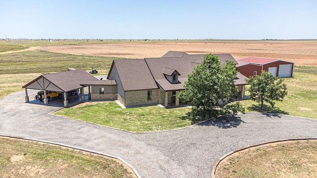 2 Acres of Residential Land with Home for Sale in Seminole, Texas