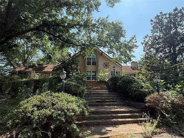 15 Acres of Land with Home for Sale in Mineola, Texas