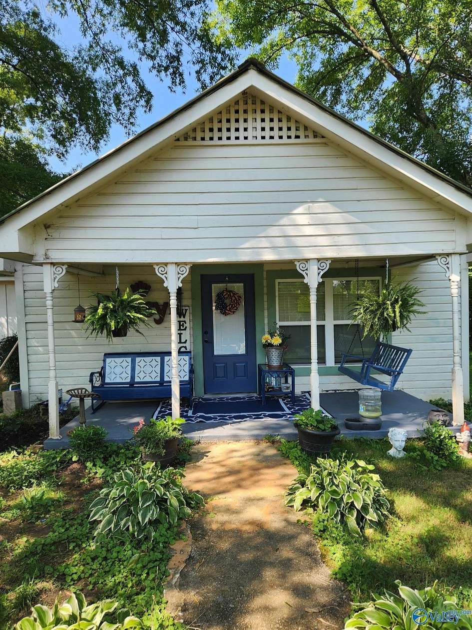 2.55 Acres of Residential Land with Home for Sale in Fort Payne, Alabama