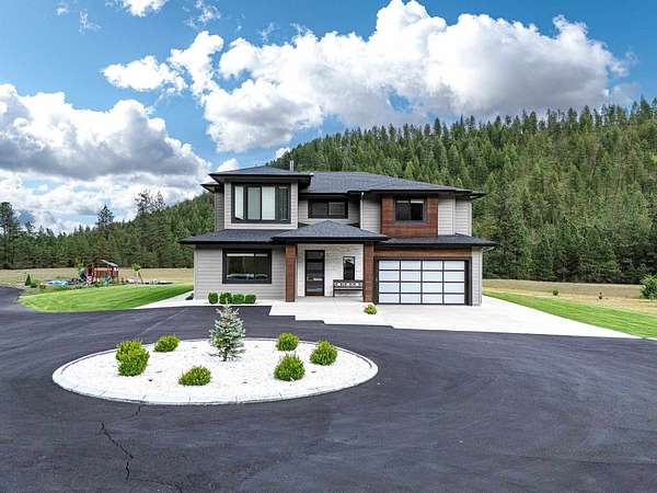 10 Acres of Land with Home for Sale in Spokane, Washington