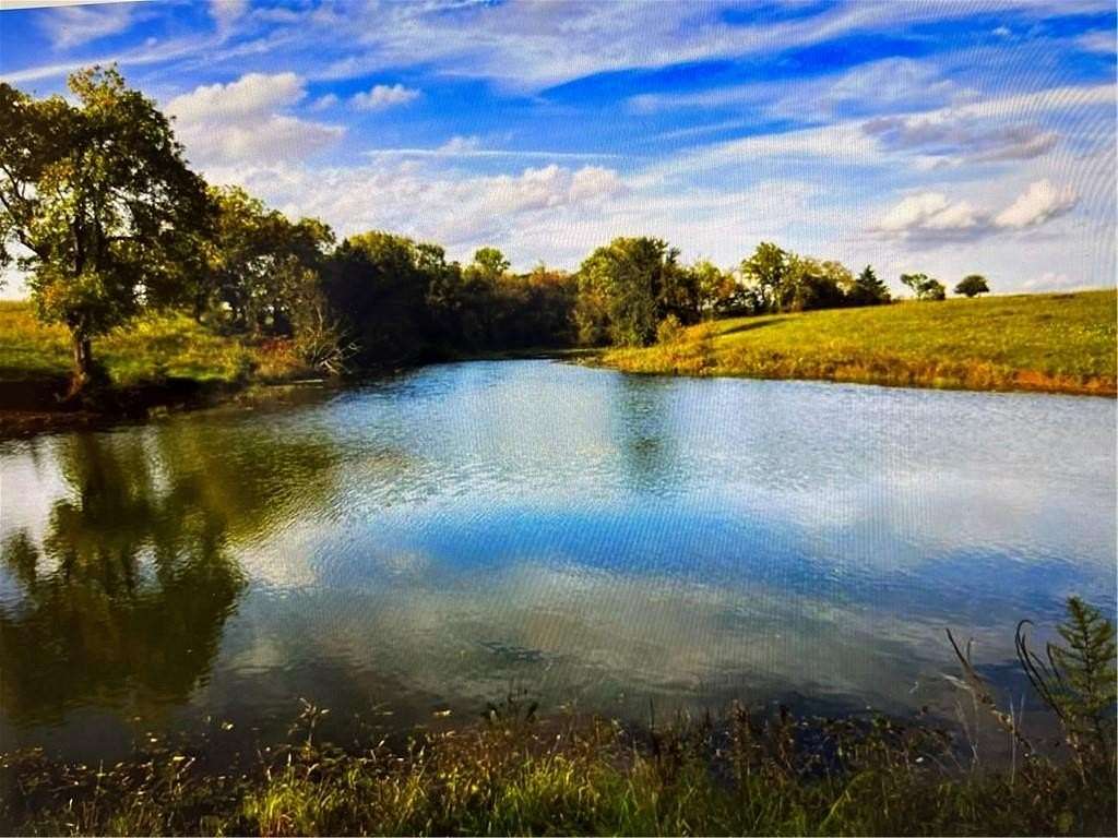 161 Acres of Land for Sale in Burlingame, Kansas