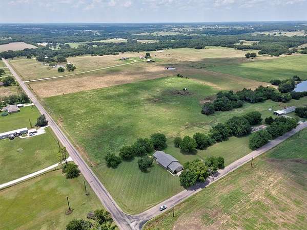 2.12 Acres of Land for Sale in Whitesboro, Texas
