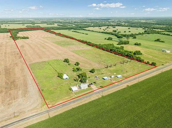 93.5 Acres of Improved Land for Sale in Blossom, Texas
