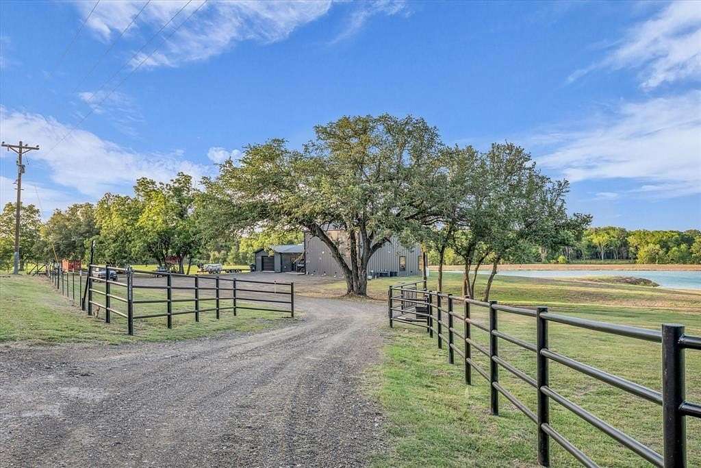 49 Acres of Agricultural Land with Home for Sale in Chilton, Texas