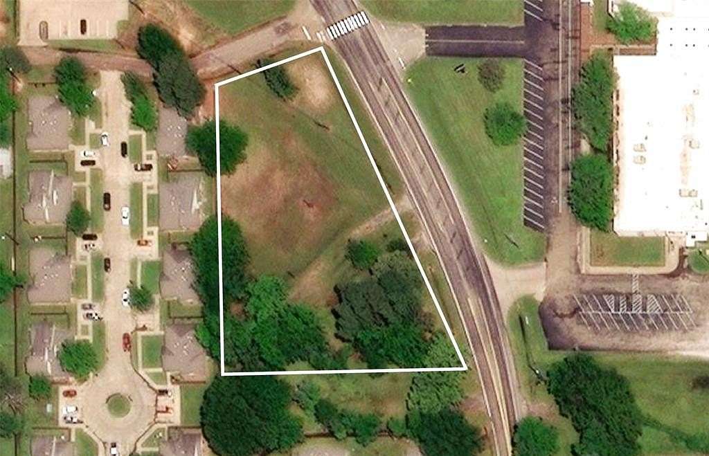 1 Acre of Mixed-Use Land for Sale in Pittsburg, Texas