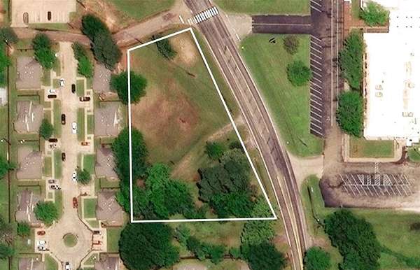 1 Acre of Mixed-Use Land for Sale in Pittsburg, Texas