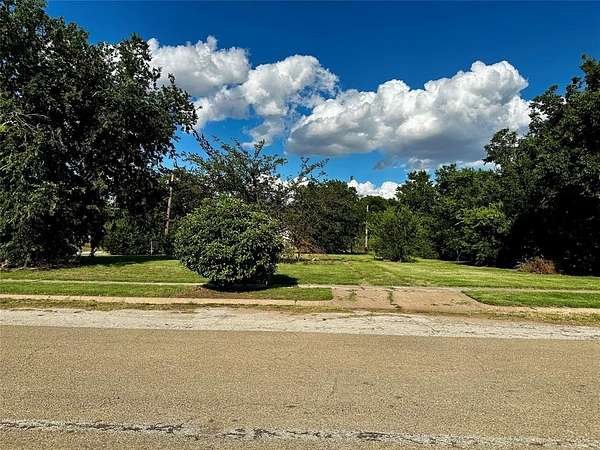 0.32 Acres of Land for Sale in Seymour, Texas