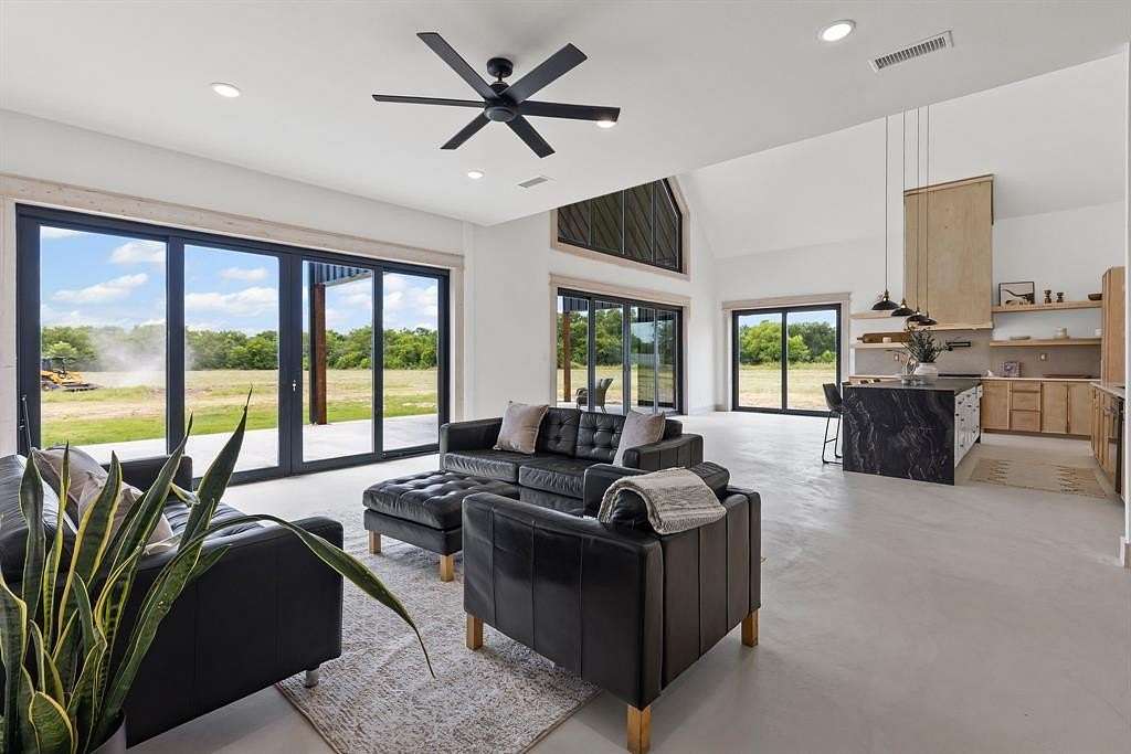 3 Acres of Residential Land with Home for Sale in Sulphur Springs, Texas