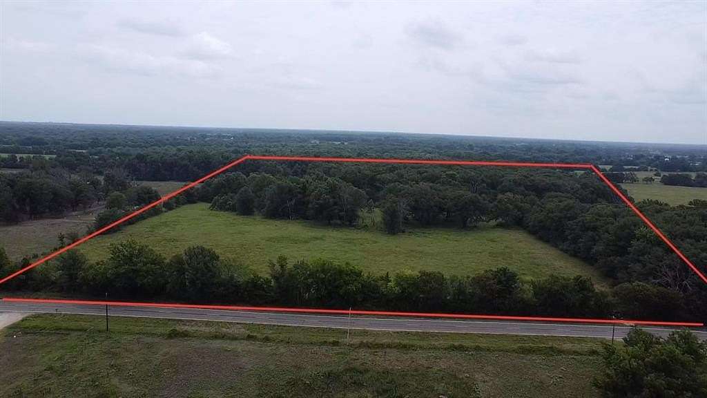 26 Acres of Agricultural Land for Sale in Paris, Texas