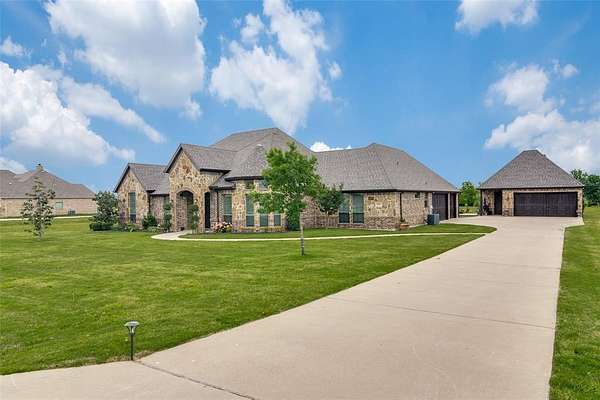 1.73 Acres of Residential Land with Home for Sale in Royse City, Texas