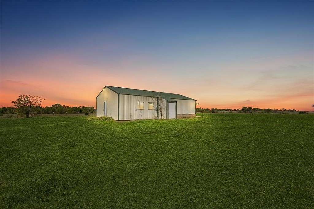 20 Acres of Agricultural Land for Sale in Van Alstyne, Texas