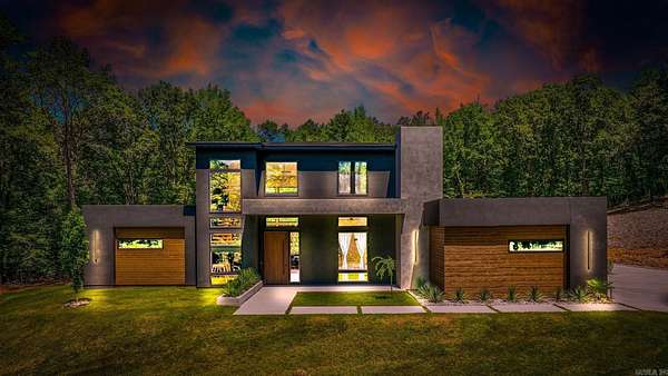 7 Acres of Residential Land with Home for Sale in Little Rock, Arkansas