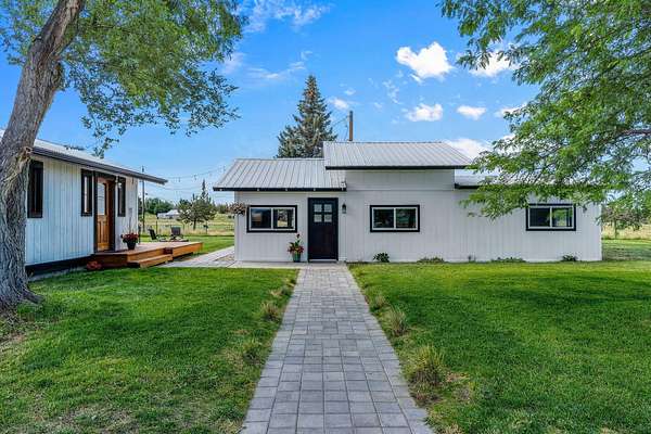 4.77 Acres of Residential Land with Home for Sale in Redmond, Oregon