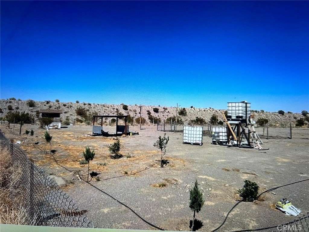 1 Acre of Land for Sale in Phelan, California