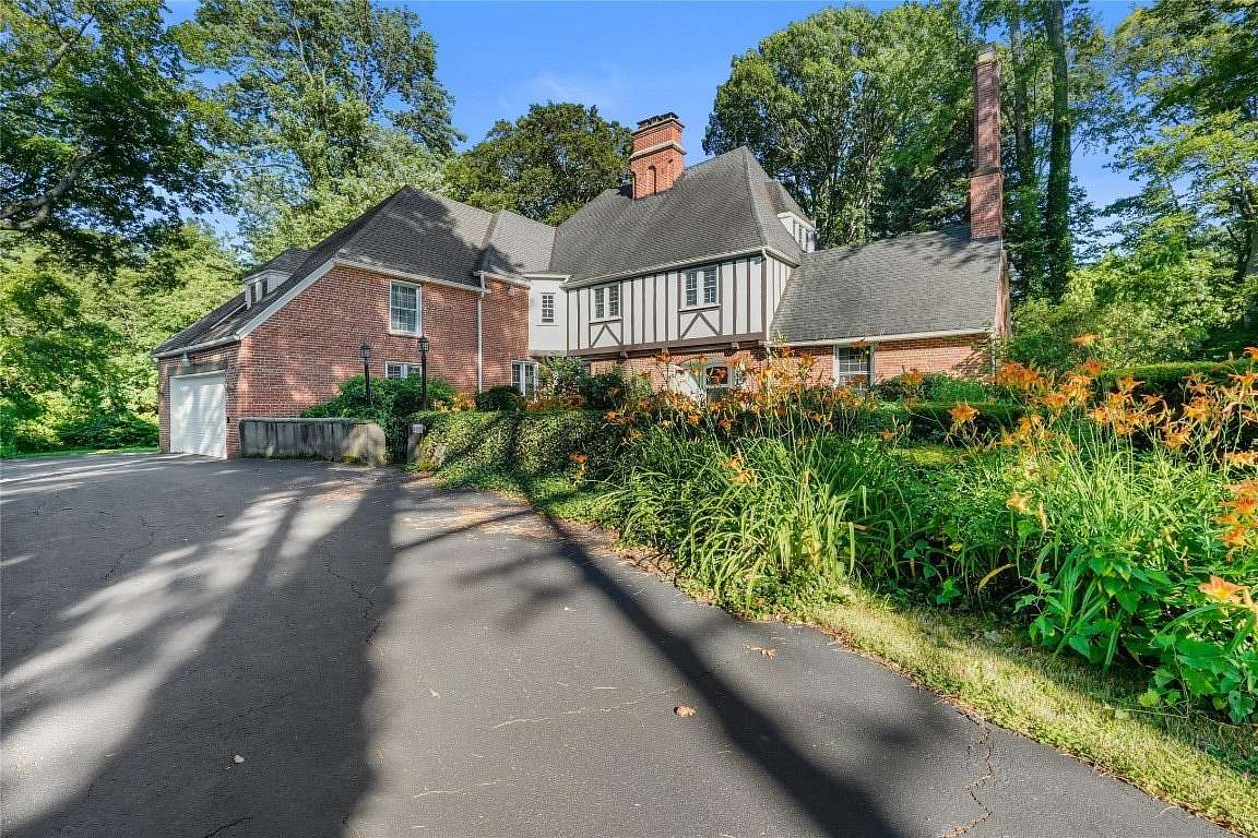 5.6 Acres of Residential Land with Home for Sale in Erie, Pennsylvania