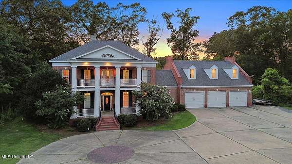 4.75 Acres of Residential Land with Home for Sale in Jackson, Mississippi